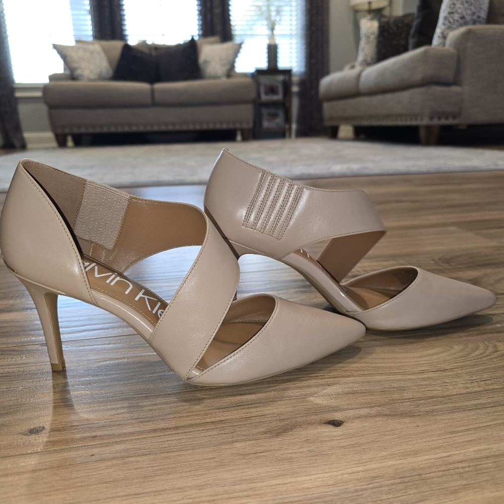 Calvin Klein Women's Nude Heels 7.5